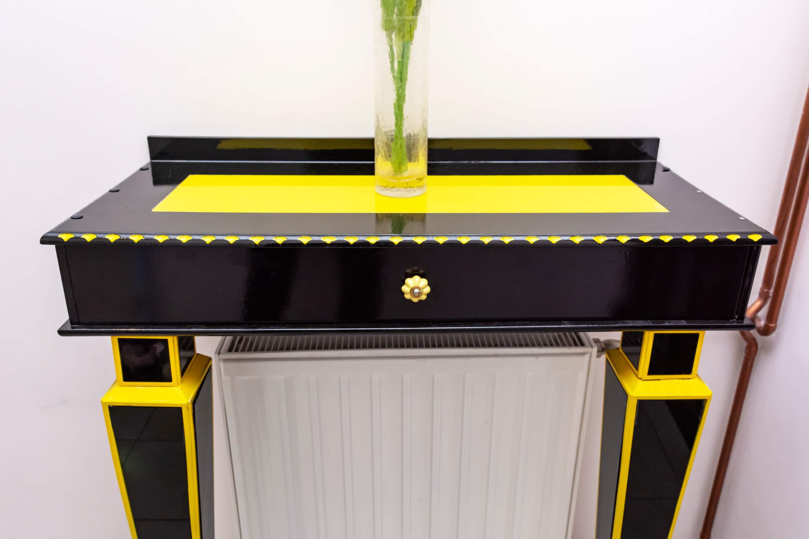 Konzola sa ogledalom Snežana