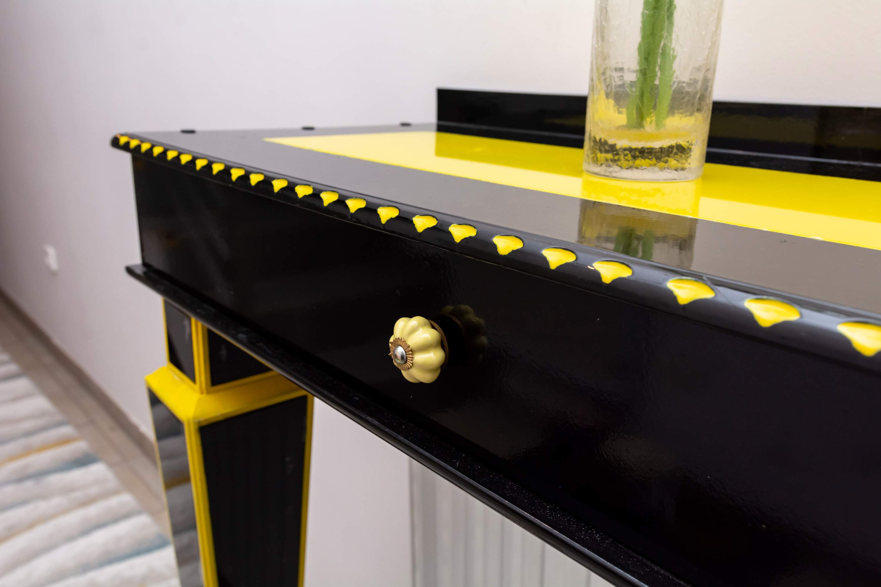 Konzola sa ogledalom Snežana